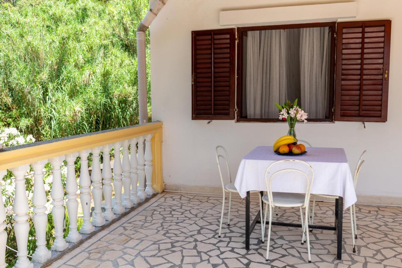 Vuko I Magdalena Midzor Apartamento Petrovac Exterior foto