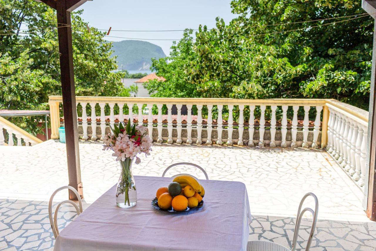 Vuko I Magdalena Midzor Apartamento Petrovac Exterior foto