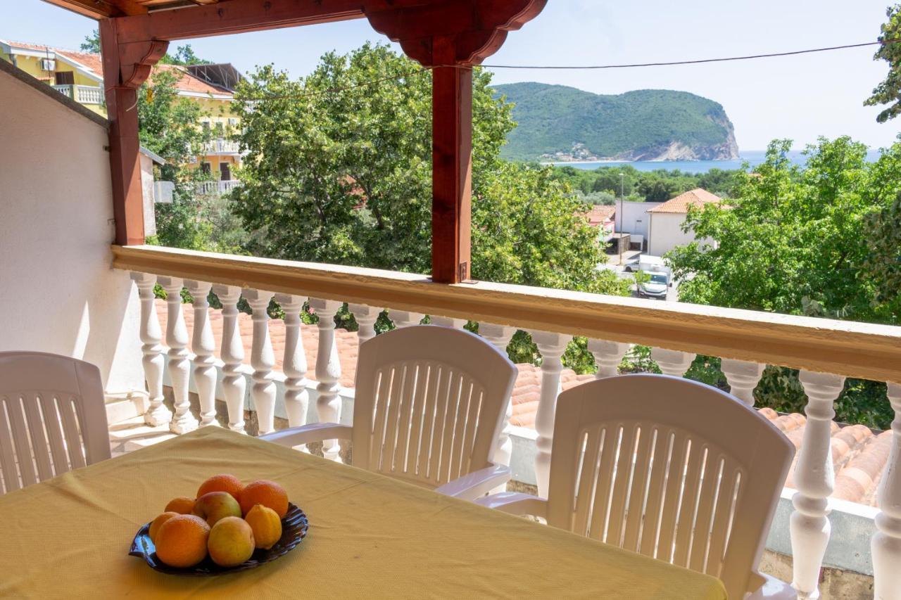 Vuko I Magdalena Midzor Apartamento Petrovac Exterior foto