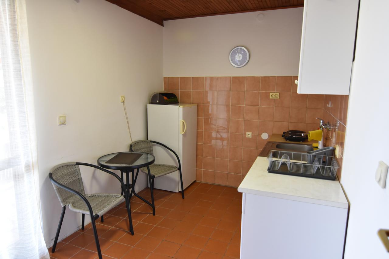Vuko I Magdalena Midzor Apartamento Petrovac Exterior foto